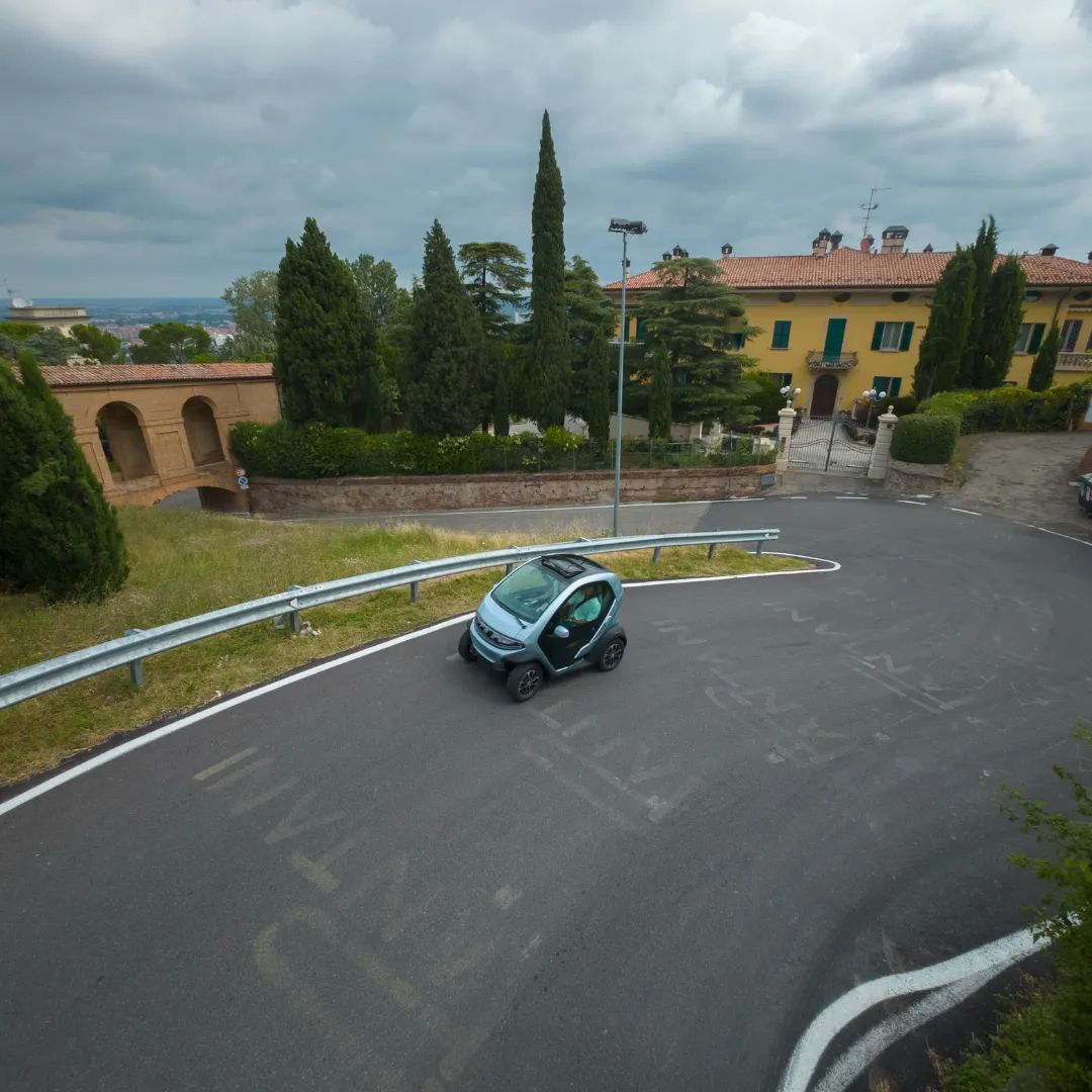 Ascending Italy's iconic roads. With Eli ZERO, steep climbs are effortless. From vibrant streets to legendary ascents, Eli ZERO dominates with elegance. Conquer heights, the Italian way! 
#Eli #EliElectricVehicles #EV #ElectricVehicle #NEV #SustainableMobility #UrbanMobility