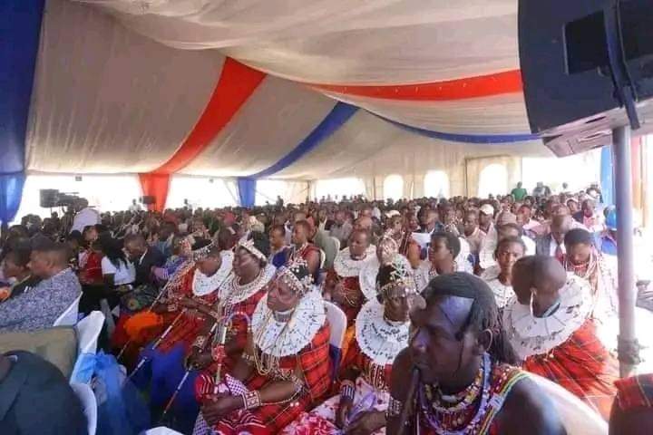 014BlackIndian's tweet photo. Trade CS @HonMoses_Kuria today afternoon launched the Kajiado County Aggregation and Industrial Park, he was hosted by Kajiado governor H.E Joseph Ole Lenku @joelenku.
 #MITIdelivers 
#DeliveringThePlan 
#EconomicLiberation https://t.co/pNb9wJjONs