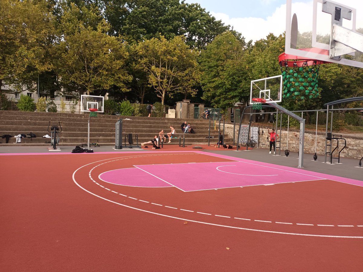 acressard's tweet photo. Présent à l'inauguration du terrain de basket et de la nouvelle piste d'athlétisme Jean Huitorel du Stade #Courtemanche #Rennes
Un équipement attendu par les clubs #athlétisme et les usagers du quartier #JeannedArc
@ElusRr https://t.co/bjvMmEEcHT