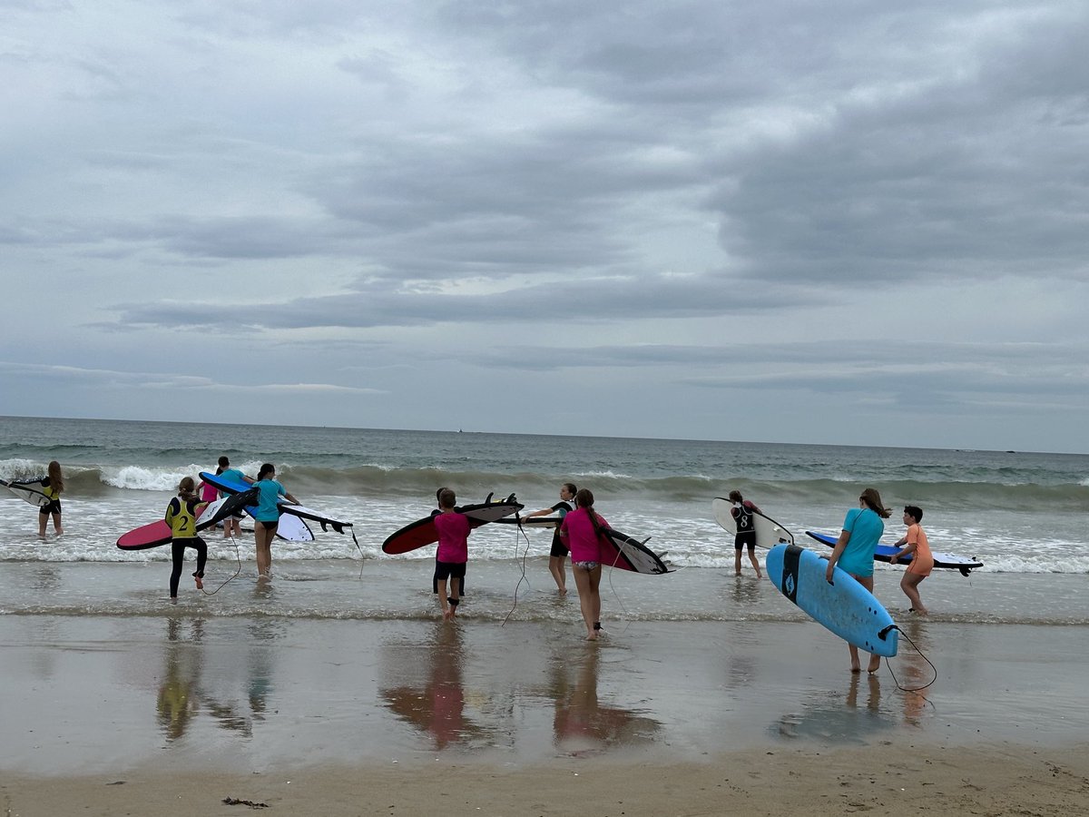 Rencontre UNSS district plage de Rochebonne St Malo. Au programme Surf/ Longe côte/ Volley/ Hand/ bad.
🏄🏻‍♀️🤾🏻🏸🏐🌊⁦<a href="/CollegeMalo/">collège Chateaubriand Saint-Malo</a>⁩ ⁦<a href="/acrennes/">Académie de Rennes</a>⁩ ⁦<a href="/UNSS_Bretagne/">UNSS Bretagne</a>⁩
