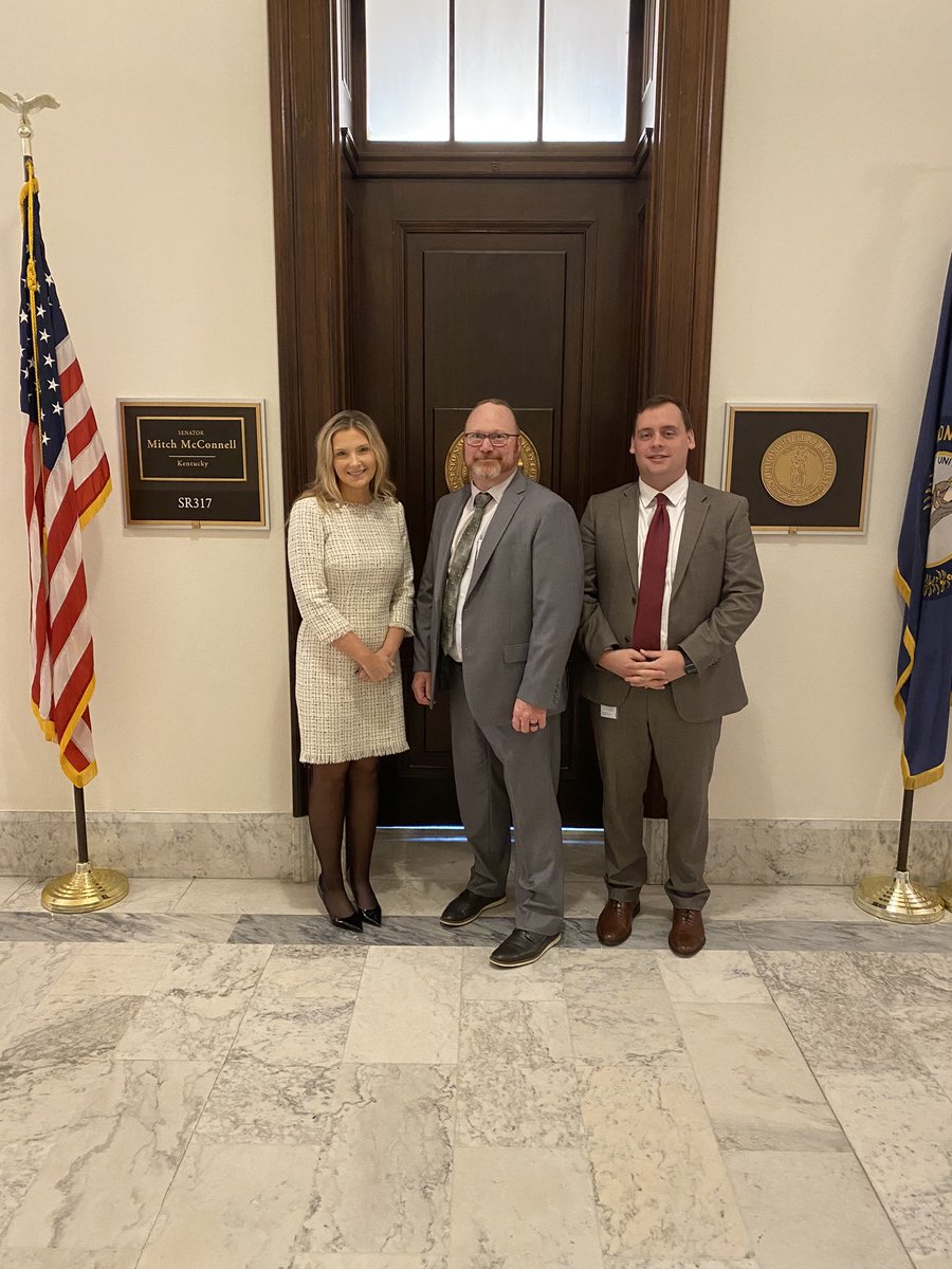 rcprrtnps's tweet image. Thank you Dominic and Caroline @LeaderMcConnell 
for taking the time today to learn about respiratory care and the needs of our patients in Kentucky. 
#aarclobby #O24KY
#advocateforRTS #pulmrehab