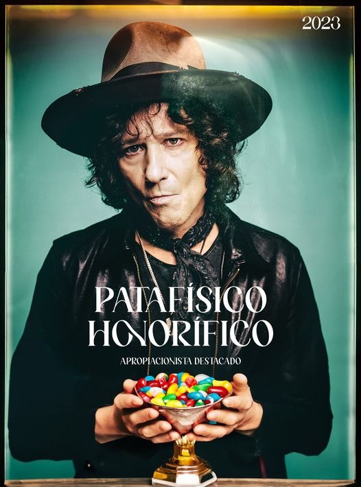 KippelHouse's tweet photo. La Sociedad Dinámico Discordiana del Aragón zentral, el colegio patafísico internacional, la escuela surrealista universal y UltraPostNeoistas ilustres, tienen el honor de conceder el título de miembro de honor y Apropiacionista Capitalista, a D. Enrique Bunbury. #thegame23 https://t.co/nvhR4bJmBs