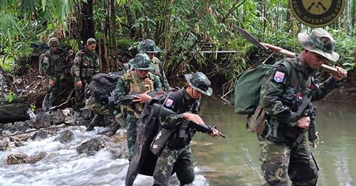MizzimaNews's tweet photo. တိုက်ခိုက်မှုများဖြစ်ပွားခဲ့သည့် ၂ လအတွင်း စစ်ကောင်စီတပ်ဘက်က ၄၀ ကျော်သေဆုံးဟု SOF ထုတ်ပြန်
#mizzima
#SOF
#စစ်နည်းဗျူဟာ
#KNLA
#MSOF
Website Link - https://t.co/vLTdD8qL2V
------------------------ https://t.co/J6F1GtrGXU