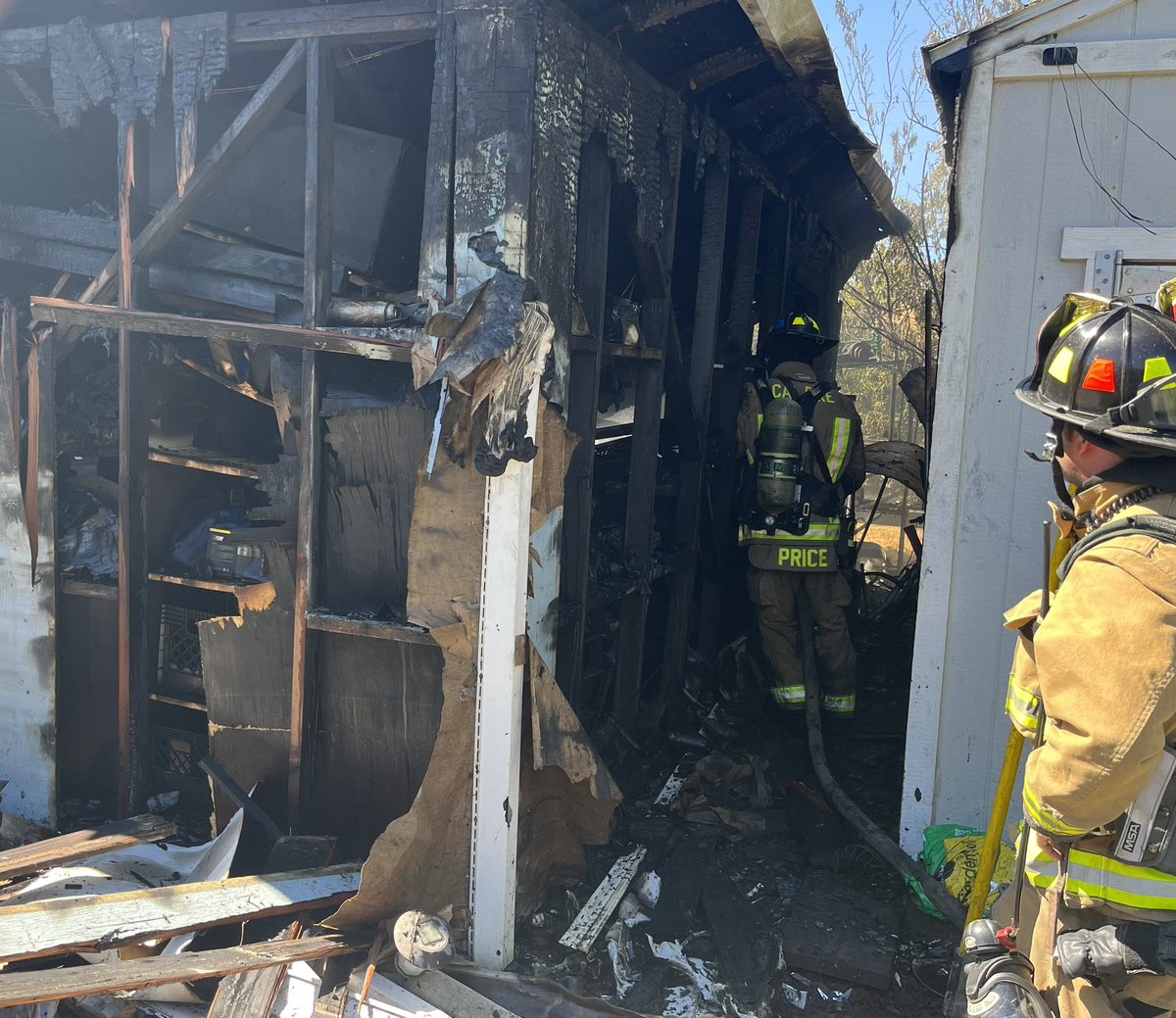 calfireSCU's tweet photo. #MartinFire [update] in the 300 block of Cox Ave in Santa Martin (Santa Clara County) is contained to a detached garage with no extension to other structures. 
#SSCCFD
@CityofGilroy https://t.co/ntBW2dpxQo