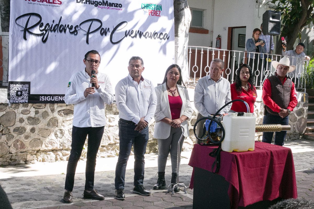 JesusRosalesReg's tweet photo. 📢‼️En equipo trabajamos más fuerte en favor de la ciudadanía de #Cuernavaca. ✨👏

El grupo de Regidores por Cuernavaca, nos sumamos a la campaña de fumigación contra el mosquito transmisor del #Dengue, vamos a llevar este beneficio a más colonias de nuestra ciudad. 🦟🚫 https://t.co/hMOawtFzcC