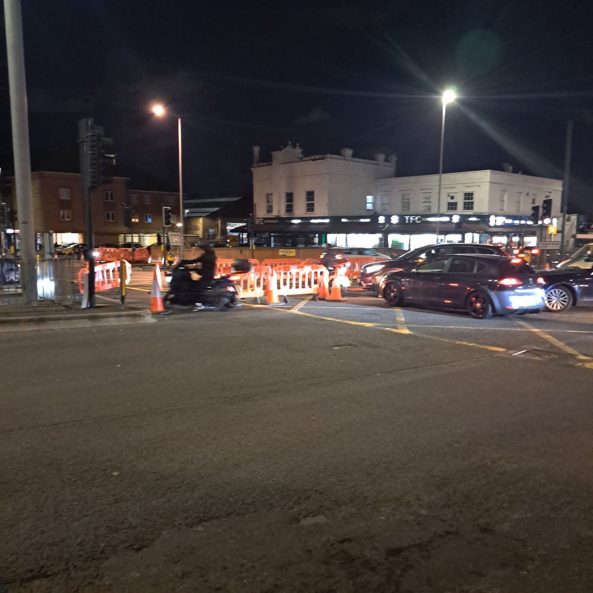 RobBroadBeard's tweet photo. Roughly 30 hours with no lights on an A406 junction Absolute chaos and no one to manage the traffic. Someone is going to get seriously hurt Cars are just driving though the cones. @EnfieldCouncil @BetterSt4Enf @highwaysagency @metpoliceuk 
(Sure another LTN would be a great idea) https://t.co/wqMBUBgc7h