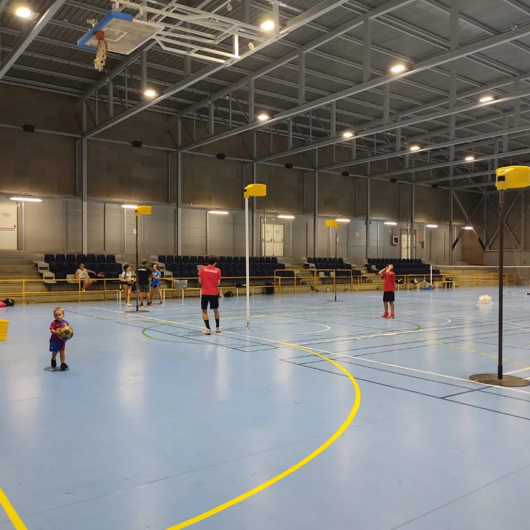 SantLlorencKC's tweet photo. ⚪🔴Demà dijous 28/09, nova jornada de portes obertes!
Us deixem imatges de l'anterior jornada. Oberta a tothom!
Fins 16 anys de 19 a 20.30h
A partir de 17 anys de 20 a 22 h
T'esperem al Poliesportiu de Sant Llorenç de Terrassa!🤙
#Korfbal #slkc #BeRSM #SoyRSM https://t.co/xLkprS7Fdi