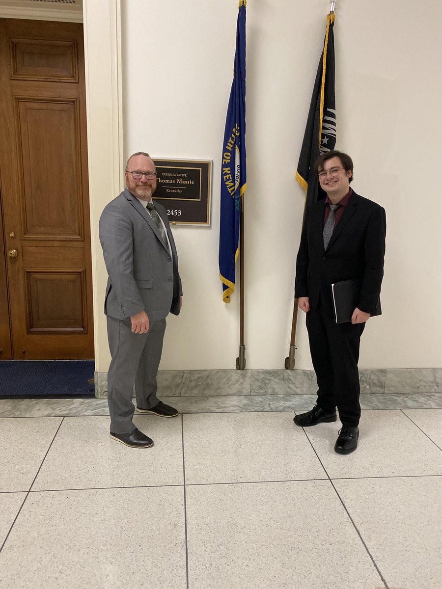 rcprrtnps's tweet image. Thank you Killian @RepThomasMassie for taking your time today to learn about the needs of our patients in Kentucky with lung disease.  #aarclobby
#advocateforRTs #pulmrehab #O24KY