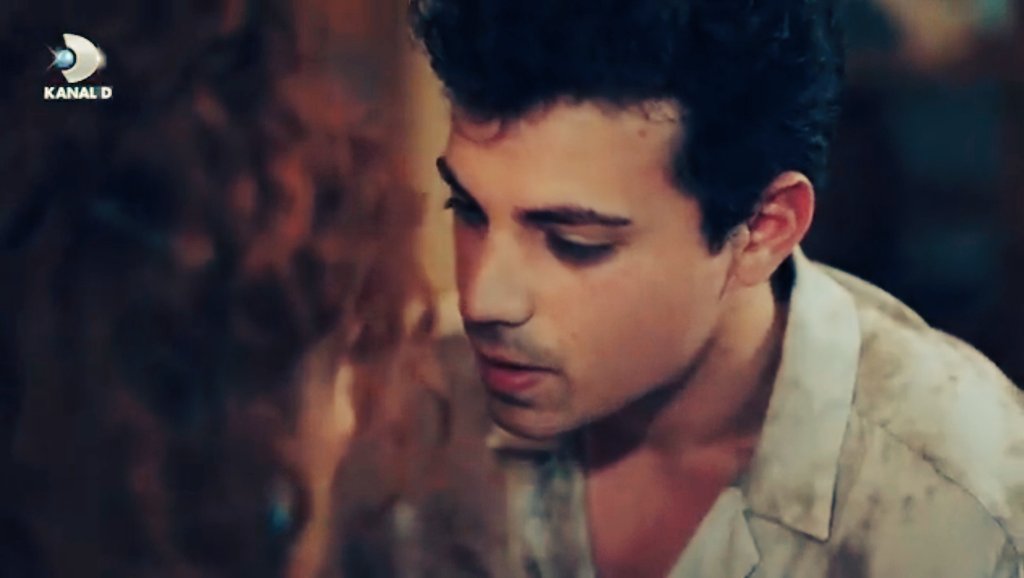 IvanytskaLina's tweet photo. My heart melted when I saw this😘🧡🫠
#Dönence #NazliCetin @nazcetnn #CanKızıltuğ #SerBer https://t.co/uWMix9qxxH