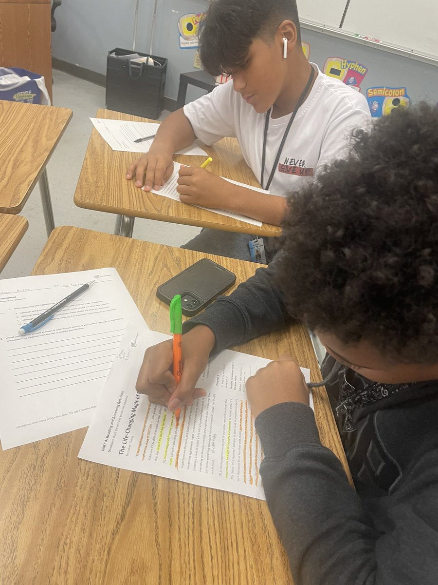 msloganinspires's tweet photo. How do we make learning fun and memorable? You make it relatable!

What’s that hashtag? We identified main idea through the use of hashtags and then highlighted evidence to support the hashtags #innovatelearning #bcpsleadership #makinglearningfun #yourchildsfavoriteteacher #fgms https://t.co/DNhHWhfp5s