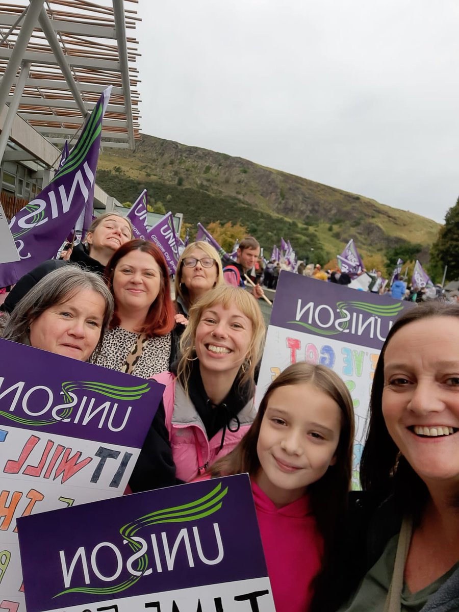 siobhanhamil25's tweet photo. Fantastic couple of days of solidarity with my fellow PSAs striking for #fairpay for the very valuable job we do. #Unison #fairpayforpsas and we bumped into @NicolaSturgeon who was absolutely lovely and supportive didn't spot @JennyGilruth or @HumzaYousaf unfortunately https://t.co/LM4WzML9A7