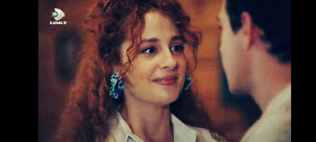 IvanytskaLina's tweet photo. It's a shame the writers didn't give them more attention; their chemistry is so sweet and genuine🥹💖🥰
#Dönence #NazliCetin @nazcetnn #CanKızıltuğ #SerBer https://t.co/tEuO7XQ5Pd