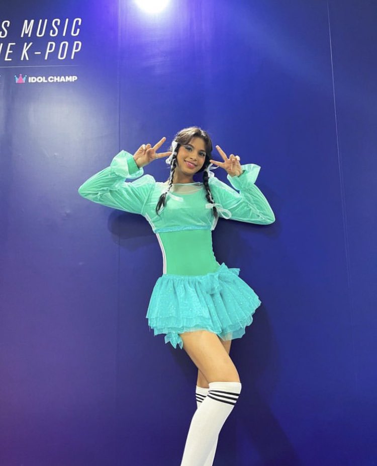 sriyasaves's tweet photo. CAT &amp; MOUSE FINAL STAGE 👗 https://t.co/x6AtxRgvE8