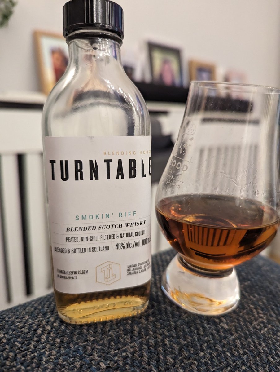 DramofWar's tweet photo. Dram 3 is the Smokin' Riff buttery and smokey bonfire toffees, damp cardboard, chocolate raisins 😋 #TurntableSpirits https://t.co/NVapMjLE0l