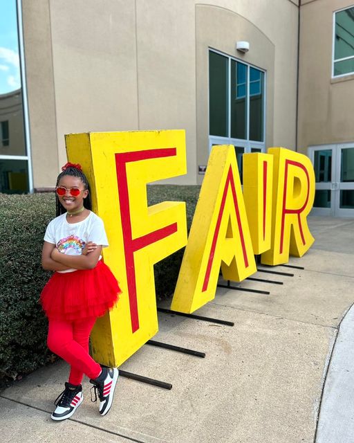 MidSouthFair's tweet photo. If you missed the big news of the day, SpokesKID Brilynn is here to fill you in!

���Admission and parking are FREE today until 6 p.m.
📷 @JRMooreMusic and @ScottyMcCreery presented by @997TheWolf are on the Main Stage tonight starting at 7 p.m. https://t.co/ypZEtqMDL1