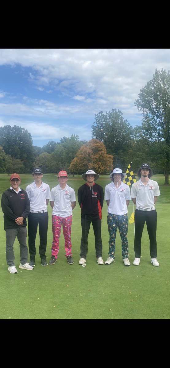 CardinalHSGolf's tweet photo. The Cardinal Huskies are moving on!  A clutch performance and the boys advance out of an 18 team field.   1 step from State!   My guys…so proud!! ⁦@cardinalhuskies⁩ ⁦@CVC_Athletics⁩ ⁦@CLSD_Huskies⁩ https://t.co/sHgtaWnaq8