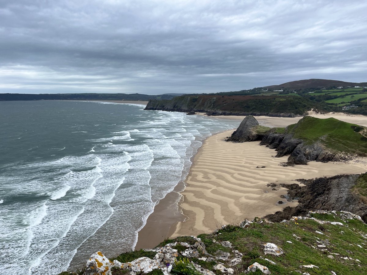 1CarolineBerry's tweet image. 27.09.23 Three Cliffs today ~ love how the sand echoes the sea #echoesofthesea #threecliffs #gower #wildandwonderful 🏴󠁧󠁢󠁷󠁬󠁳󠁿