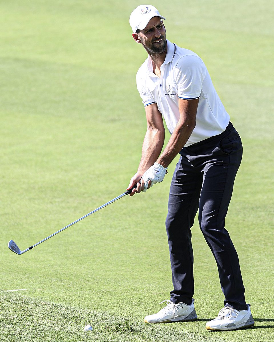 A 𝒔𝒑𝒆𝒄𝒊𝒂𝒍𝒊𝒔𝒕 on the grass 🌱🏌️‍♂️