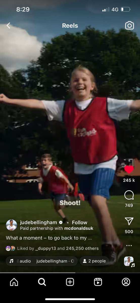 SimoneTayFletch's tweet photo. @BellinghamJude @FunFootballUK 
Go on my girl!! #LoveStourbridge https://t.co/y6yxQtc2Bk