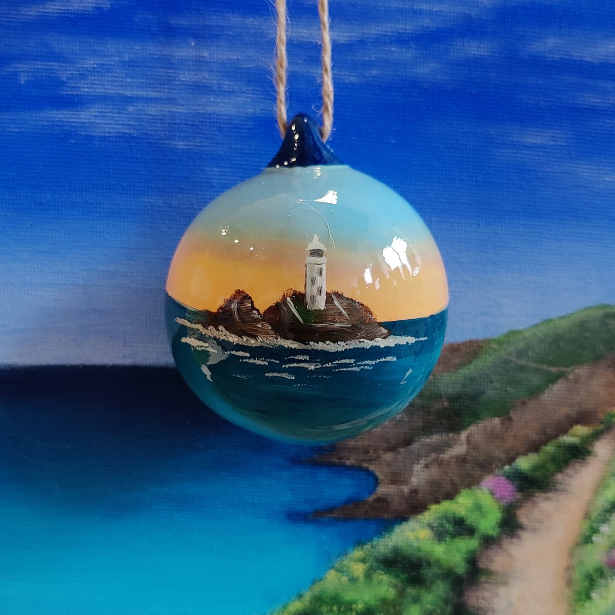 KimPotterArt's tweet photo. #cornwall #stives #Christmas2023 #Christmasgifts #Godrevy #StMichaelsMount #Baubles #NearlyThereTrees https://t.co/62N0nGymSA