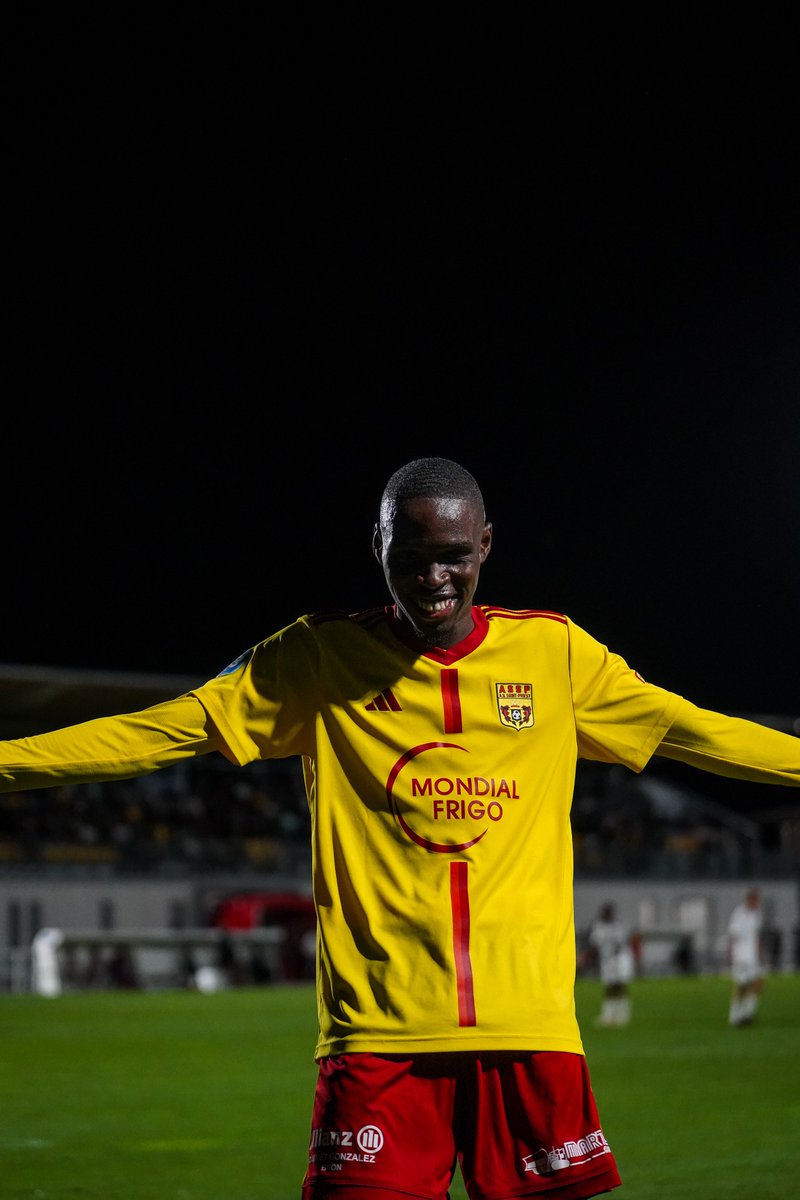 assaintpriest's tweet photo. ASSP-OL | 💊3-0⚪️ | ⏱74
MARCOOOO ESSSIMIII POUR LE TROISIÈME BUT ! 😍
Bien servi par Sacha Mila qui a fixé toutes La Défense lyonnaise, le numéro 11 n'a plus qu'à pousser la balle dans les cages
~ #Saison𝗔𝗦𝗦𝗣 | #CDF | #𝗔𝗦𝗦𝗣 | #ASSPOL https://t.co/umvJXw5FHI
