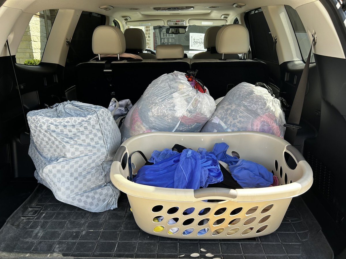 Donating clothes 👚👕👗👖to my local shelter! #ACEMonthofImpact <a href="/ACEedu/">American College of Education</a>