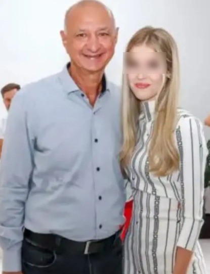Jhony4's tweet photo. @Carlamariabad Aqui para a galera que pensa em entregar os direitos pra esses malucos. Depois pode ser tarde demais... Valorizem décadas e mais décadas de lutas https://t.co/tOgtAyIzPa