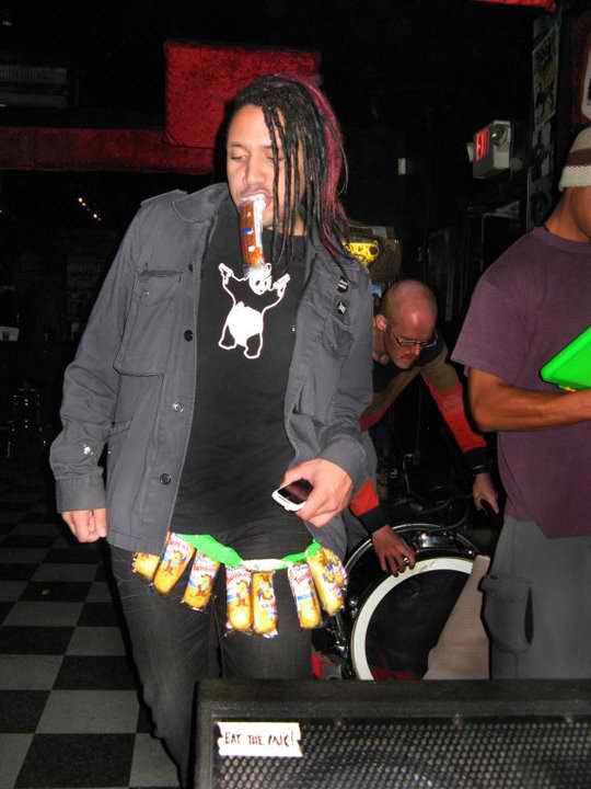 BricklayerBosh's tweet photo. Wild Wednesday!- Remembering the #Twinkies belt 💛🤘
@Hostess_Snacks https://t.co/FvDt00ziPR