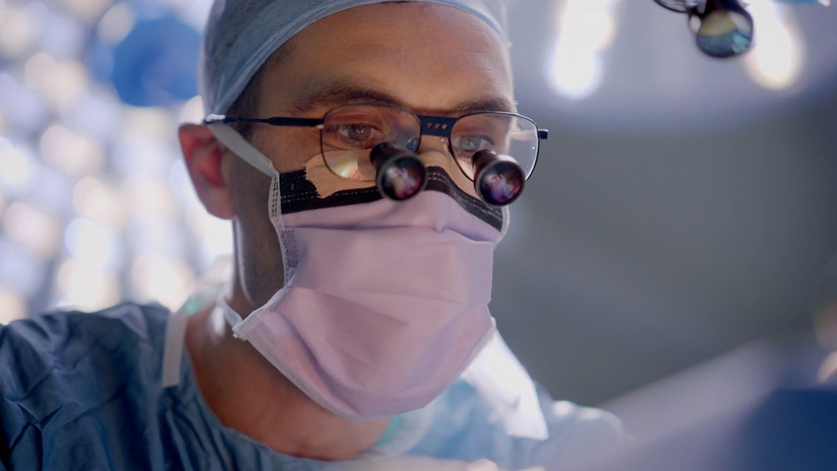 NewcastleHosps's tweet photo. Craig and his team carefully remove the plaque from the artery – which will hopefully reduce her risk of a further stroke. Craig won’t know if Samantha has had another stroke until she wakes up. #GeordieHospital https://t.co/VJxlYTLovk