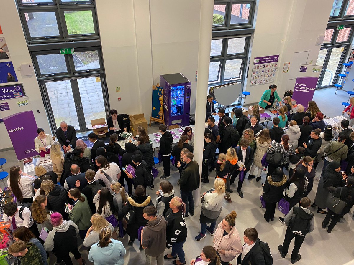 Grangefield's tweet image. 💜📚We gave out over £200 worth of revision guides to Year 11 students for 𝙛𝙧𝙚𝙚 at our Fish and Tips evening!

🤝Thank you so much to parents, carers and students for coming along

#OutcomesFocused #RevisionTips