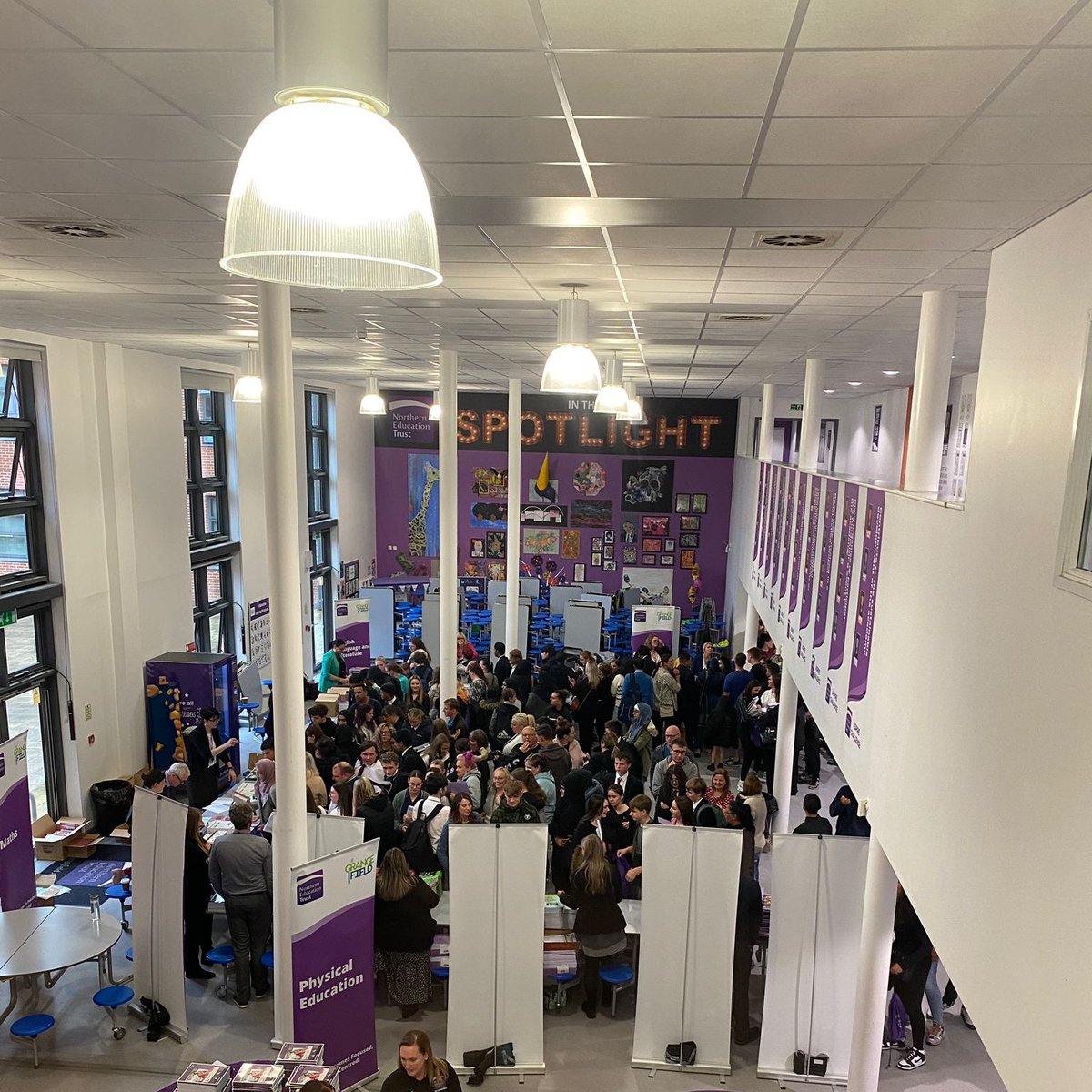 Grangefield's tweet image. 💜📚We gave out over £200 worth of revision guides to Year 11 students for 𝙛𝙧𝙚𝙚 at our Fish and Tips evening!

🤝Thank you so much to parents, carers and students for coming along

#OutcomesFocused #RevisionTips
