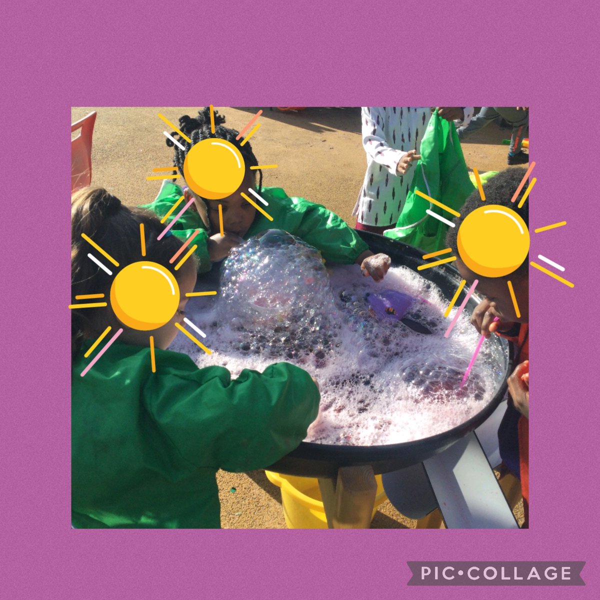 StMaryStBen's tweet photo. Reception class loved exploring the bubble tray #Science #Changes #Maths #Vocabulary #Curiosity #ChooseOurOwnLearning #COOLTIME #PlayingIsLearning https://t.co/TcJyg0CbM8