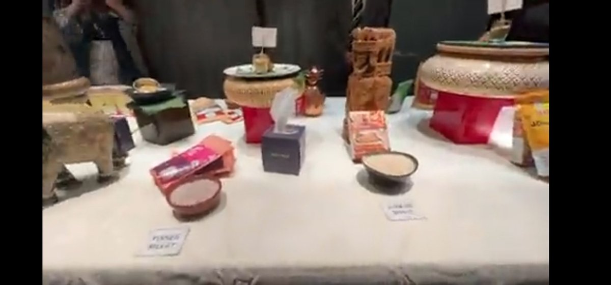 IndembAbuDhabi's tweet photo. Celebrating  @IYM2023 in the UAE! Amb @sunjaysudhir hosted diplomats, media personalities, Indian diaspora &amp; Indian  food enthusiasts at a millets -recipes tasting event and exhibition in association with @luluhypr and Dusit Thani Abu Dhabi @MEAIndia @IndianDiplomacy @PMOIndia https://t.co/HoDonJPKSX