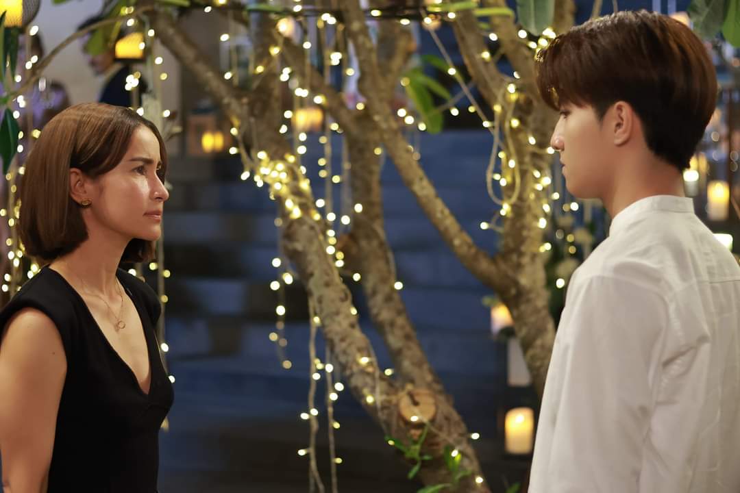 areekup's tweet photo. หึมมม มันน่าน้อยใจจริงเชียว แม่อุตส่าห์ไปตามกลับบ้าน...งั้นไปอยู่กะแม่ลำยองเลยค่ะวัน 😅😅 วันนี้เน็ตบ้านทรูแรงดีจัง ดูออนไลน์ไม่กระตุกเลยแหะ 📺👍🏻 
#เกมรักทรยศEP11 #TrueOnline https://t.co/pdimEGG92P