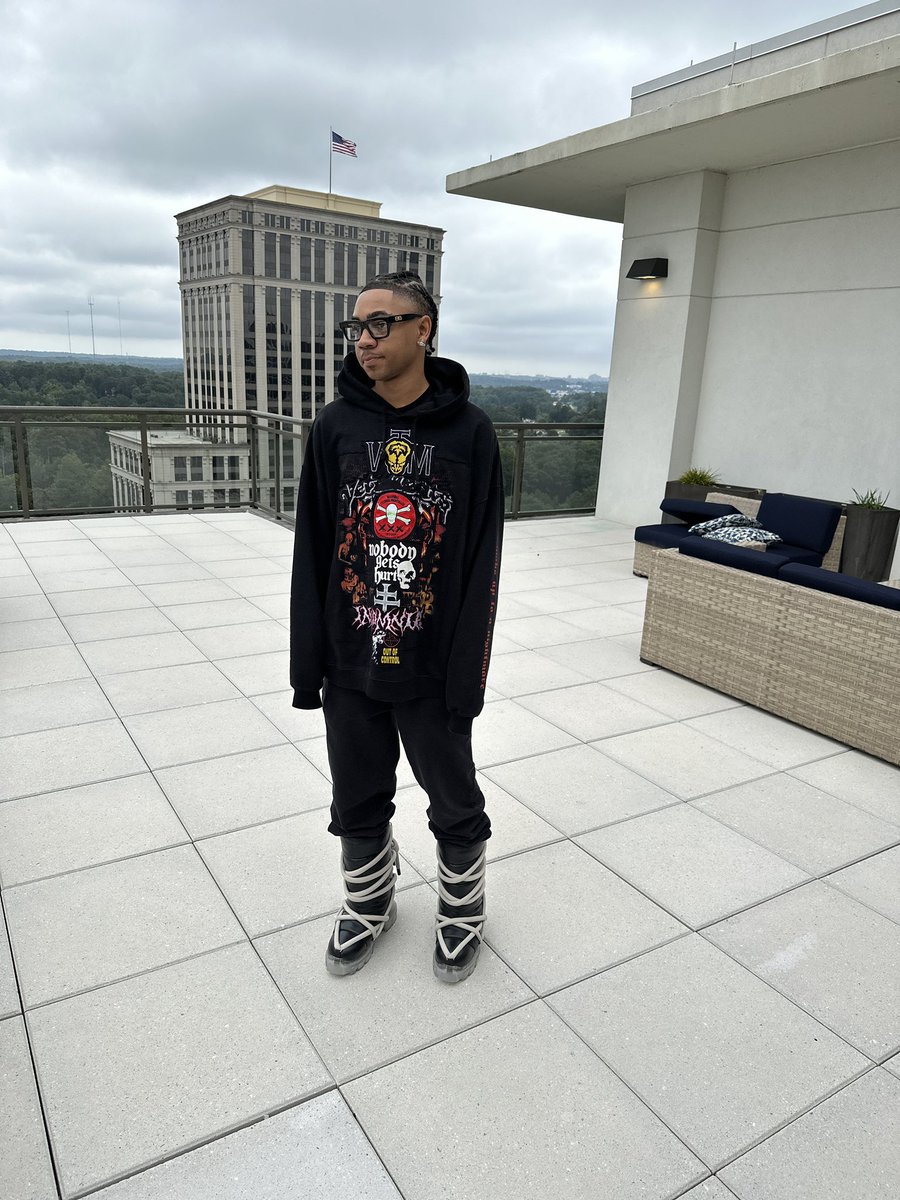 Devislit's tweet image. Birthday Boy Devo !