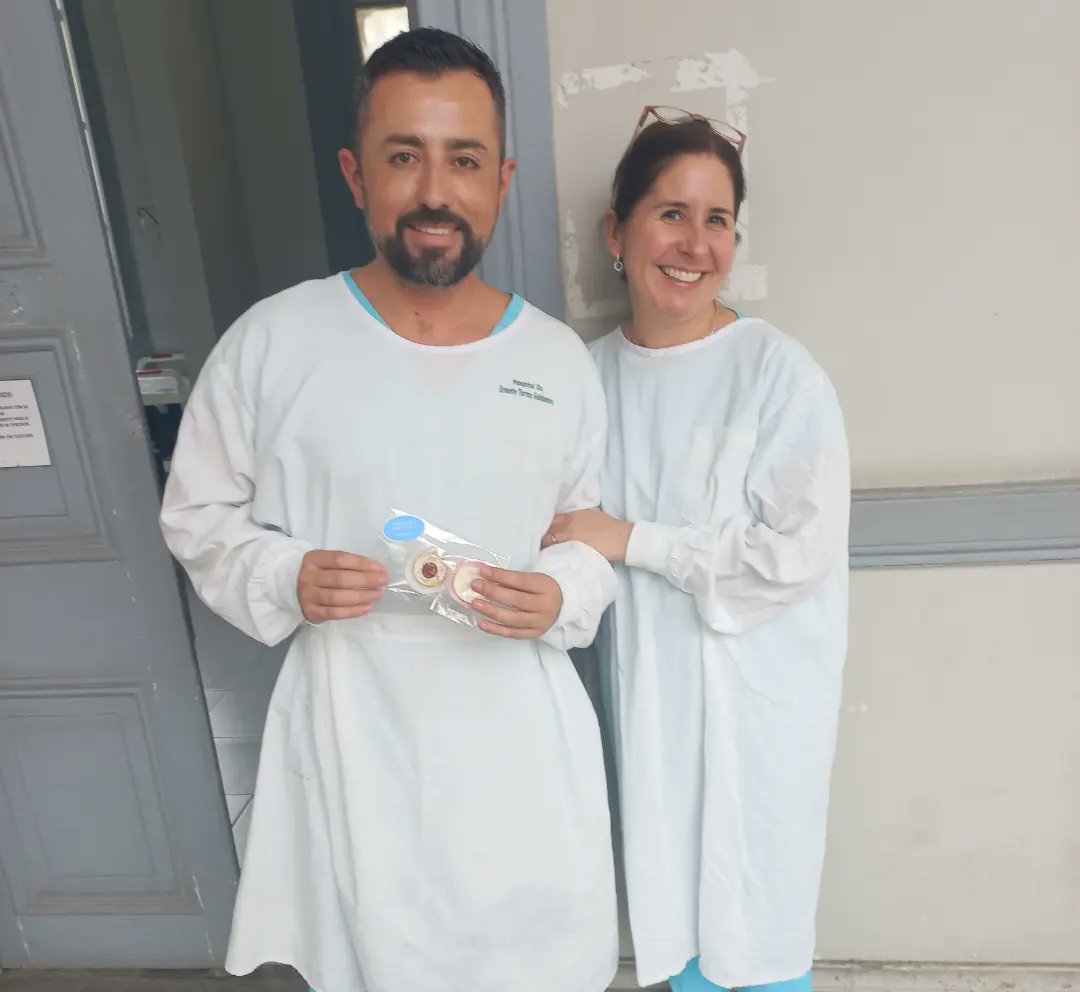 BPSOHospitalIqq's tweet photo. Nuestros Odontólogos felices por el reconocimiento, entregado por #BPSO @Hospitaliquique 
@Jessica70027495 
@DorisGrinspun https://t.co/jYI48b1Rp8