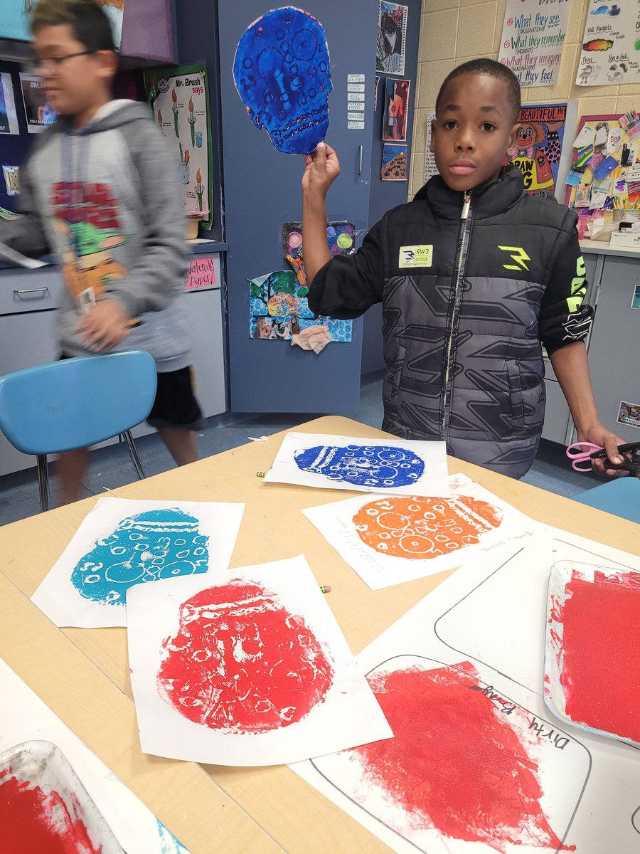 Students were super excited to try pulling their prints in many different colors today.  Zey said his prints were bussin!