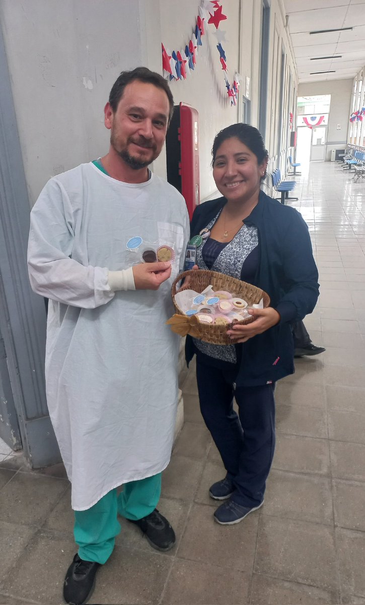 BPSOHospitalIqq's tweet photo. Nuestros Odontólogos felices por el reconocimiento, entregado por #BPSO @Hospitaliquique 
@Jessica70027495 
@DorisGrinspun https://t.co/jYI48b1Rp8