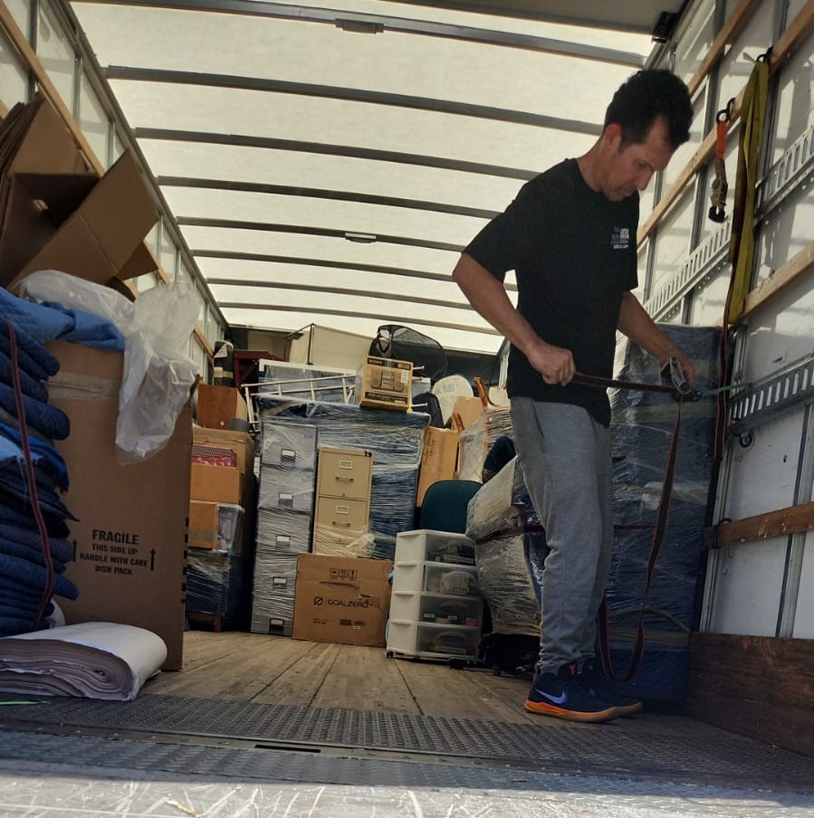 ClutchMoving's tweet photo. Our movers come with the correct tools and supplies to make sure your move is done effectively and efficiently. They are always ready! 🙌
Call us for a free estimate.
☎️ (650) 535 2424
📧 sales@clutchmovingcompany.com
#MRCLUTCH
#mondaymove
#clutchmovingcompany https://t.co/AtuJJCsUHO