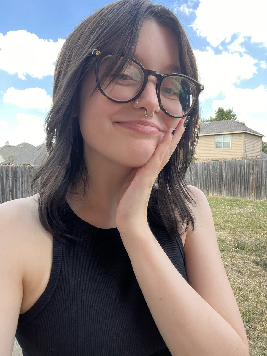 fvcknkayla's tweet photo. fresh cut https://t.co/E9XMmKJv09
