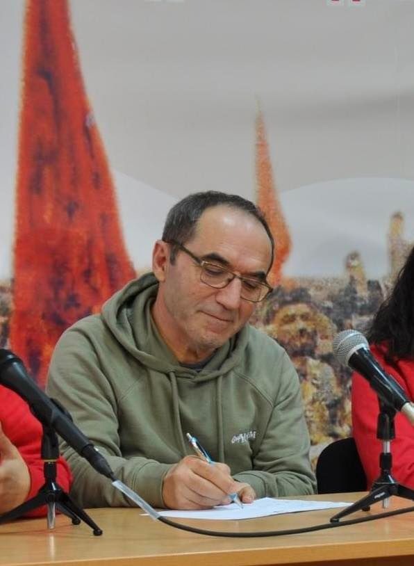 _UmutTv's tweet photo. 📌 Faşist 129 Yasaları Kaldırılsın Komitesinin İhsan Cibelik'in Hastalığı İle İlgili Açıklaması!
HASTA TUTSAK İHSAN CİBELİK DERHAL SERBEST BIRAKILSIN!
ALMANYA'DA 16 AYDIR TUTUKLU OLAN GRUP YORUM ÜYESİ İHSAN CİBELİK'TE PROSTAT KANSERİ TEŞHİS EDİLDİ!
(1/15) https://t.co/C1lfQsmxgT