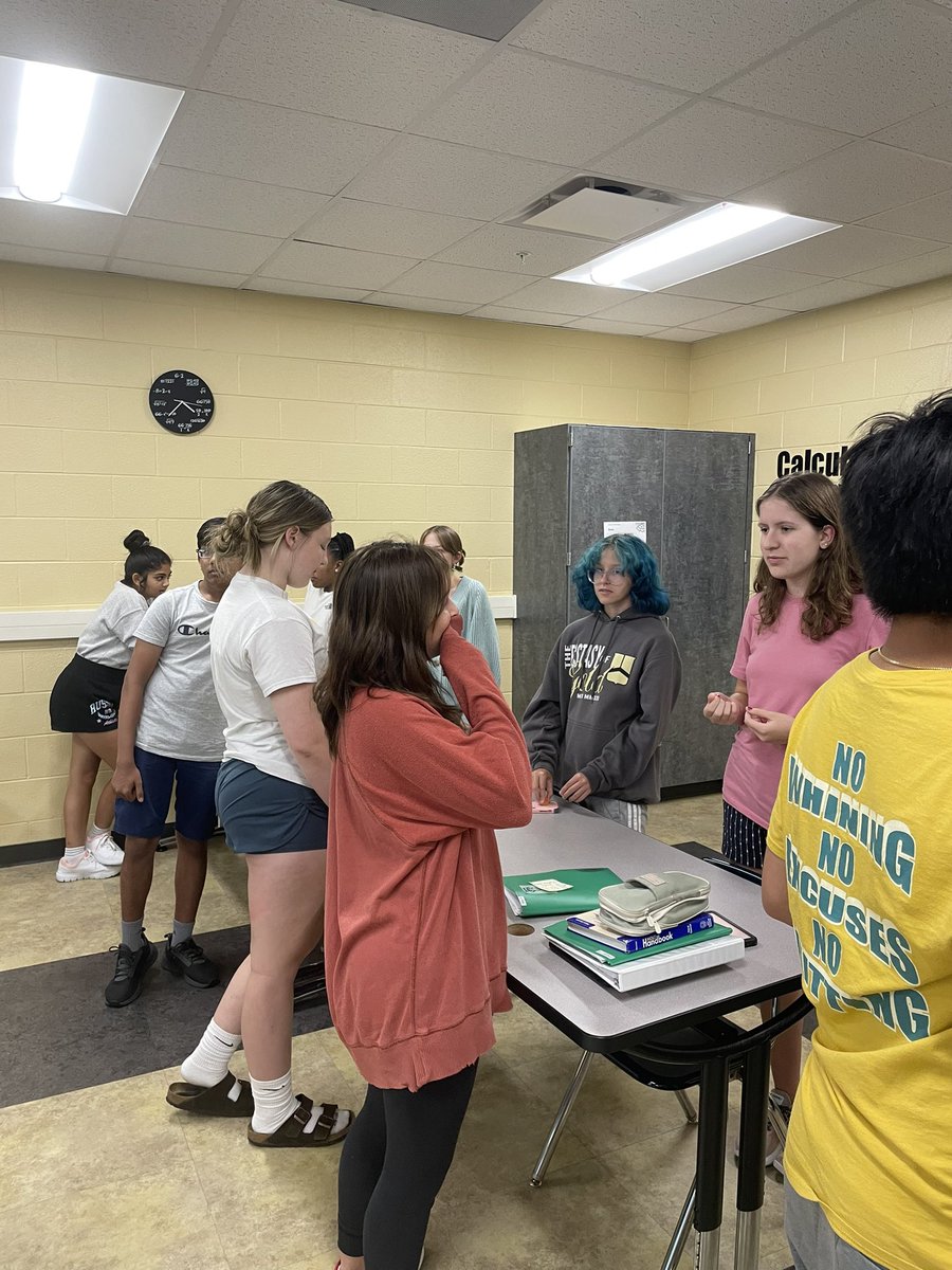 haleyburchett7's tweet photo. Honors Geometry “Speed Dating” to practice conditional statements for their upcoming tests. @MurraySchools https://t.co/Lsm66j0Esq