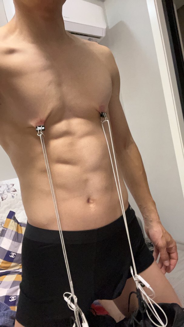 因为肌肉太小被主人惩罚