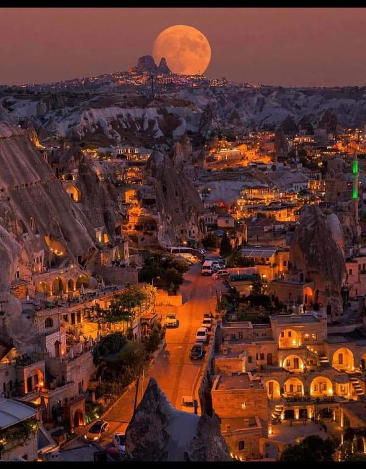 gamzeyazgan34's tweet photo. #geceNizHÛzurlugeçsin 

Mükemmel insanlar saf ve doğaldır, gereksiz bir karmaşıklık taşımazlar. 

#Perfectpeople are pure and simple, without useless complexity.

#Kapadokya https://t.co/N60vtCT0Qo