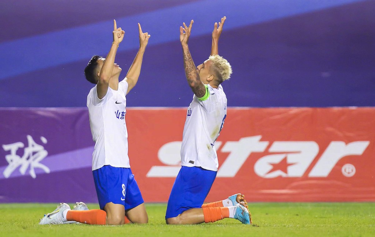 Superligachina's tweet photo. #CopaCFA #Semifinales| Ya tenemos al primer finalista del 2023! Será el Shandong Taishan tras derrotar 0 : 2 (Matheus Pato 🇧🇷 &amp; Fellaini 🇧🇪) a un Dalian centrado en la lucha por evitar el descenso! https://t.co/ysexIxWHVk