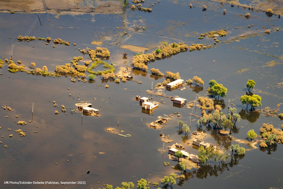 antonioguterres's tweet photo. I will never forget the climate-related carnage I saw after apocalyptic flooding submerged a third of Pakistan.
I call on donors & international financial institutions to make good on their funding pledges in support of recovery efforts as soon as possible. https://t.co/5CL4YJFl0J