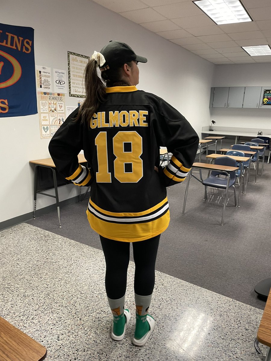 BHenry2020's tweet photo. I don’t know who had more fun on Adam Sandler Day for @KleinCollins hoco dress up Wednesday…me, the kids, or my socks lol😆🏌️🐯 #GOHOMEBALL #KCHOCO @AdamSandler ✅ https://t.co/AgBVlaIEUE