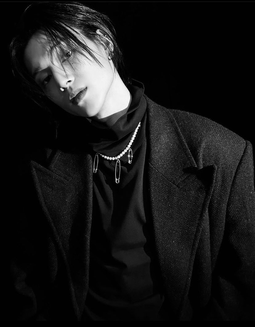 Atiny_Stay22's tweet photo. 𝓣𝓱𝓮 𝔀𝓪𝔂 𝓘'𝓭 𝓭𝓲𝓮 𝓯𝓸𝓻 𝓽𝓱𝓲𝓼 𝓶𝓪𝓷. 𝓞𝓜𝓖 𝓙𝓤𝓢𝓣 𝓛𝓞𝓞𝓚 𝓐𝓣 HIM😍✨😮‍💨. 𝓦𝓸𝓸𝔂𝓸𝓾𝓷𝓰 𝔂𝓸𝓾 𝓳𝓾𝓼𝓽 𝓼𝓸 𝓘 𝓭𝓸𝓷'𝓽 𝓮𝓿𝓮𝓷 𝓱𝓪𝓿𝓮 𝔀𝓸𝓻𝓭𝓼 𝓳𝓾𝓼𝓽 𝓴𝓷𝓸𝔀 𝔀𝓮 𝓵𝓸𝓿𝓮 𝔂𝓸𝓾 𝔂𝓸𝓾 𝓫𝓮𝓪𝓾𝓽𝓲𝓯𝓾𝓵 𝓱𝓾𝓶𝓪𝓷. @ATEEZofficial https://t.co/cZshDhyor2