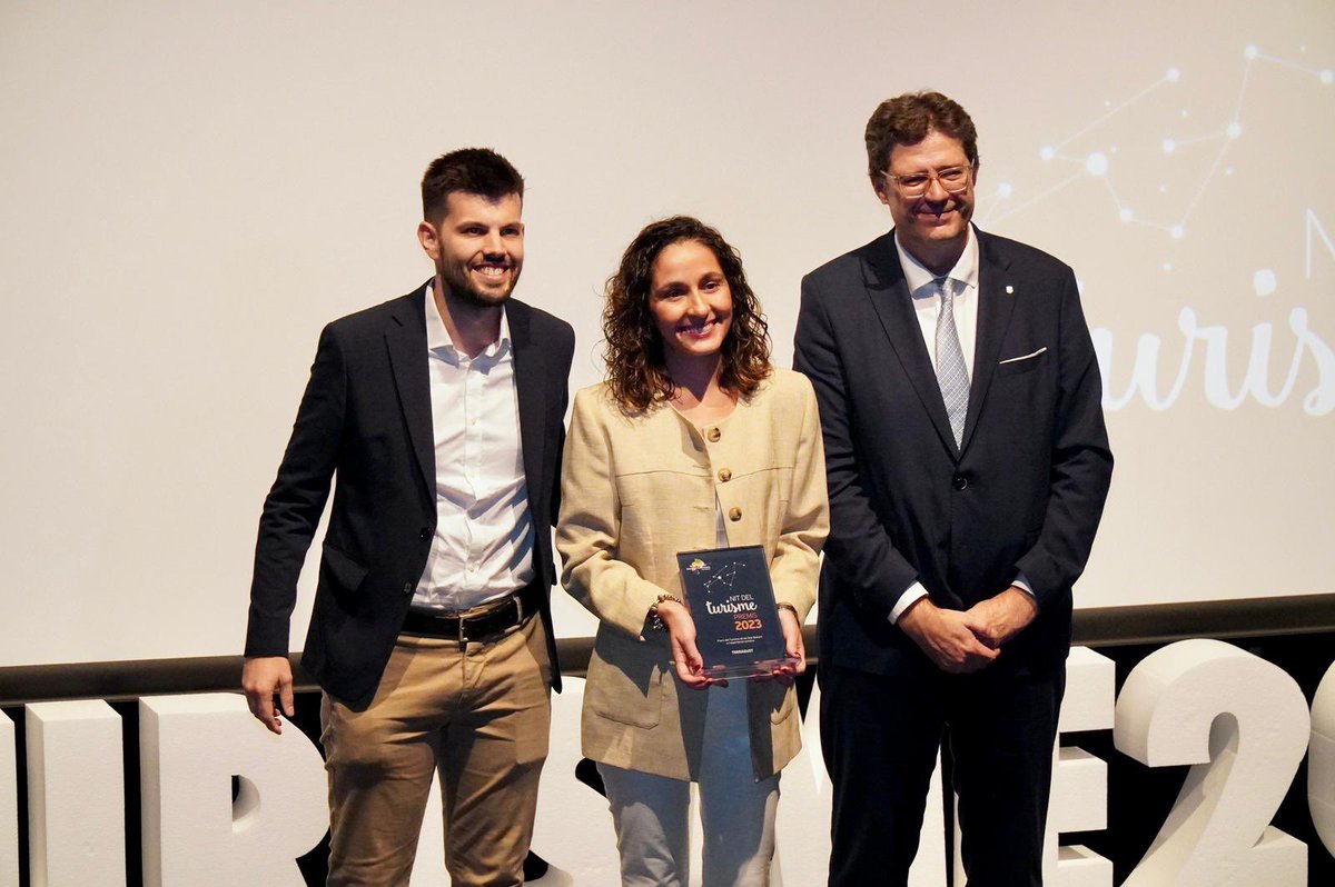 turismeGOIB's tweet photo. ✨El conseller i el director general de Turisme assisteixen a la #NitdelTurisme23 celebrada a Eivissa.

A l’entrega de premis s’ha reconegut el treball i trajectòria professional de moltes persones que han sumat i millorat el turisme a les nostres illes. https://t.co/mAJ75EPFhD