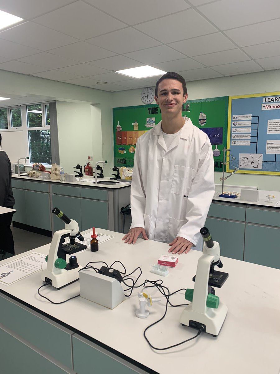 Thank you to all the prospective and current parents and pupils who visited us during our open evening. We hope you enjoyed your time in science! 🧪 🧬 🥼  It was also wonderful to have so many past pupils coming back to visit us!